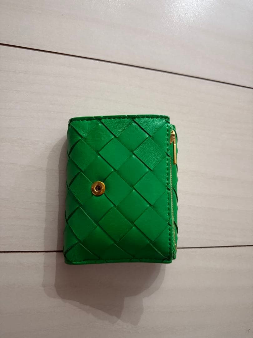 ボッテガヴェネタ　イントレチャートタイニー　3つ　折ウォレット