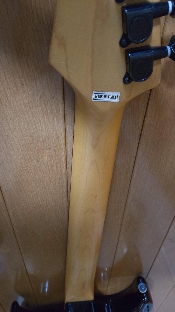 IBANEZアイバニーズ　RX180B　ブラックメイプルトップ　ギター