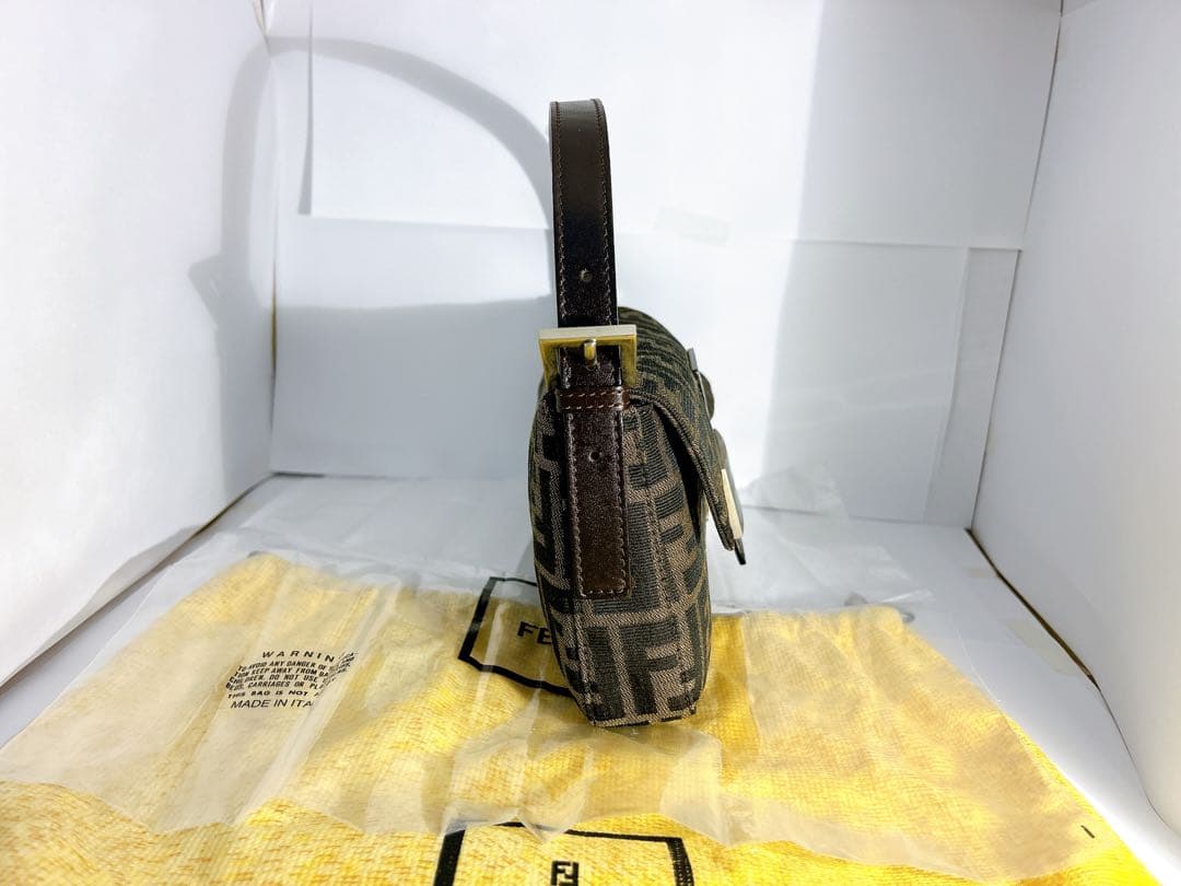 Fendi FFロゴ ハンドバッグ ブラウン