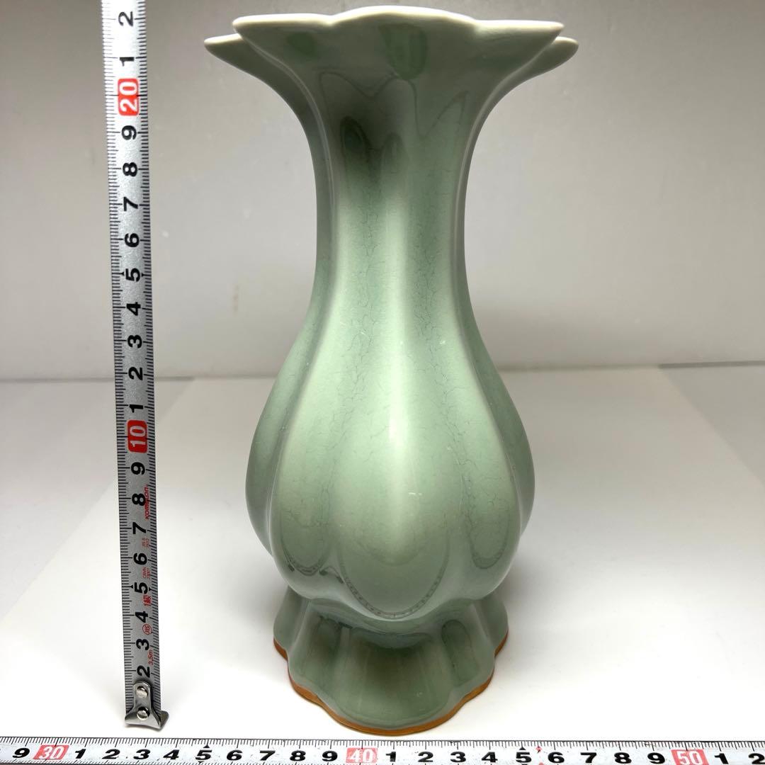 中国竜泉窯　青磁陰刻花入　高さ21.3㎝　東Y7-0804⭐︎2Fトヒト