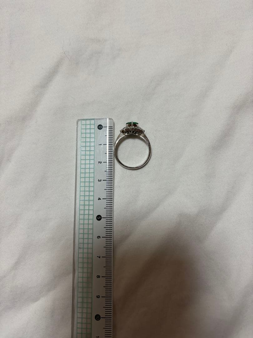 ハート型グリーンリング　pt900