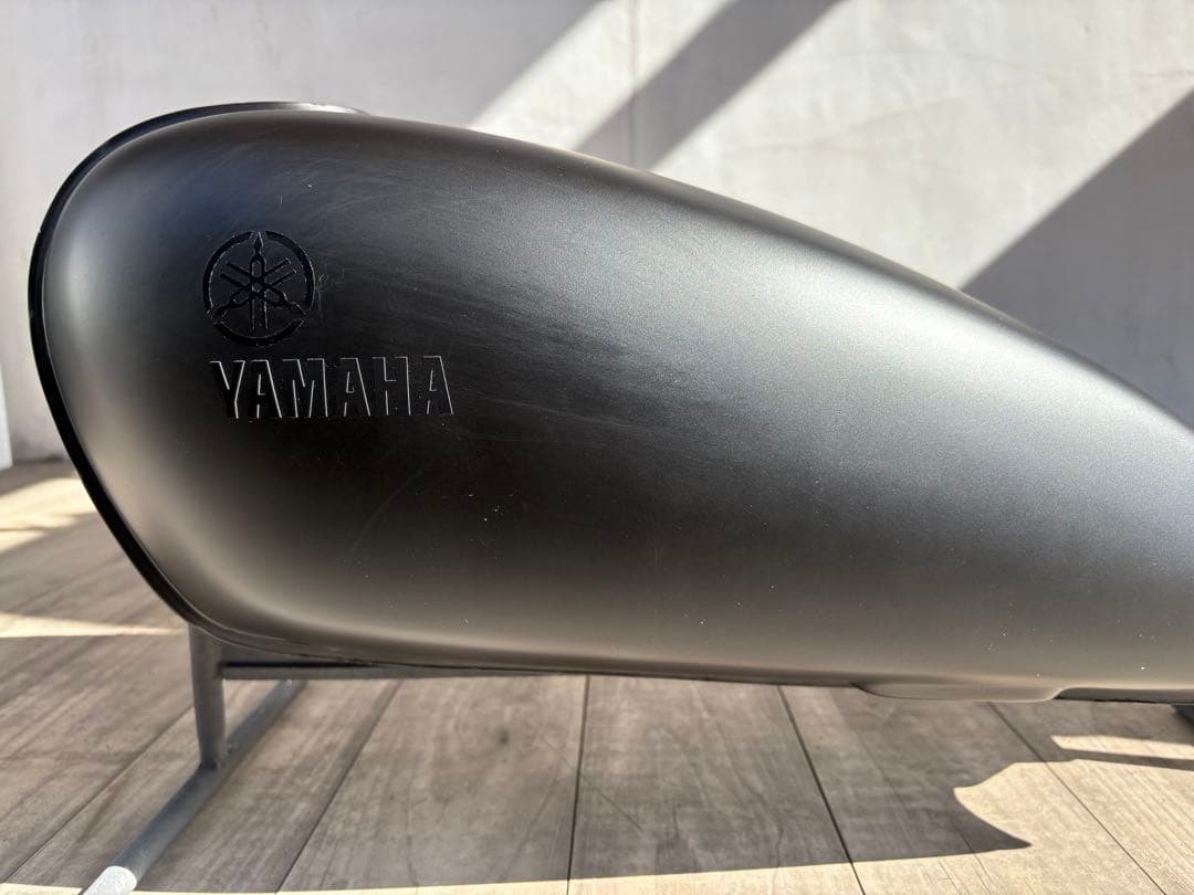 SR400 タンク 自家塗装（マットブラック&艶ありブラックステッカー）