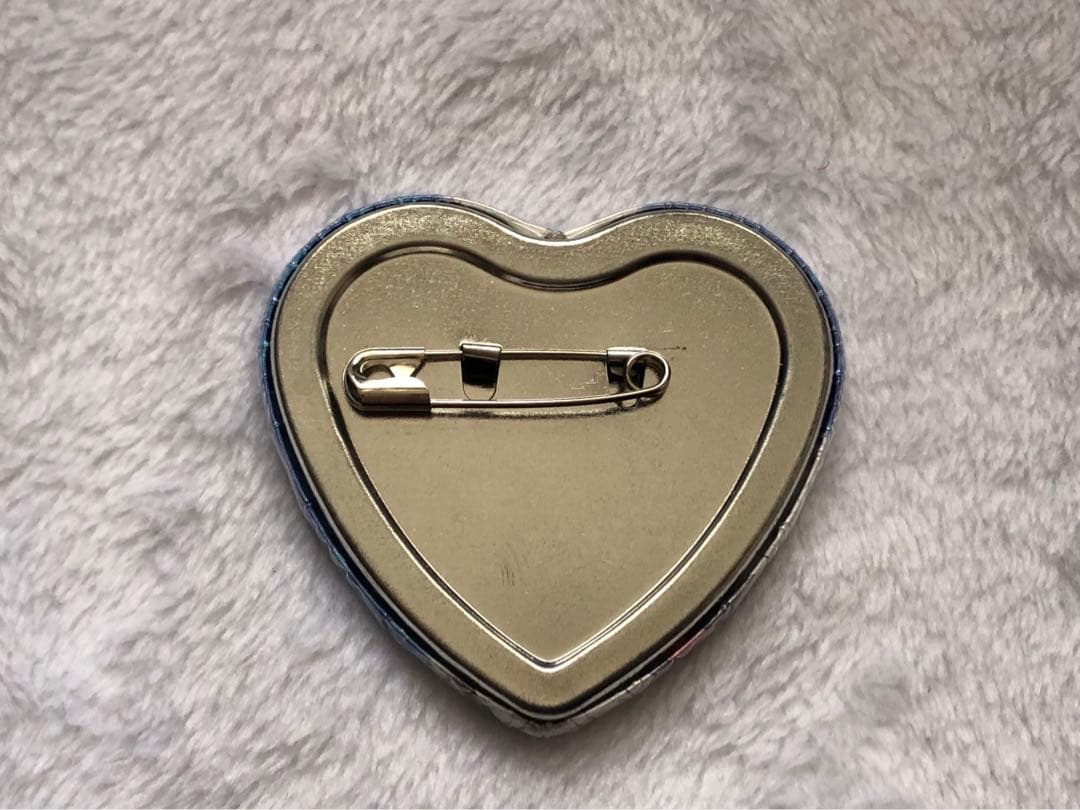 【最終値下げ】名探偵コナン 怪盗キッド ハート缶バッジ