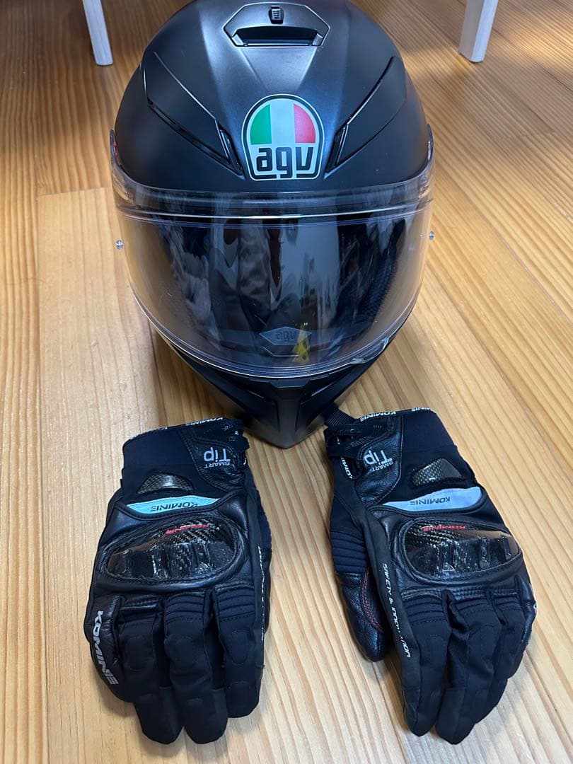 AGV フルフェイスヘルメット Lサイズマットブラックとコミネグローブセット