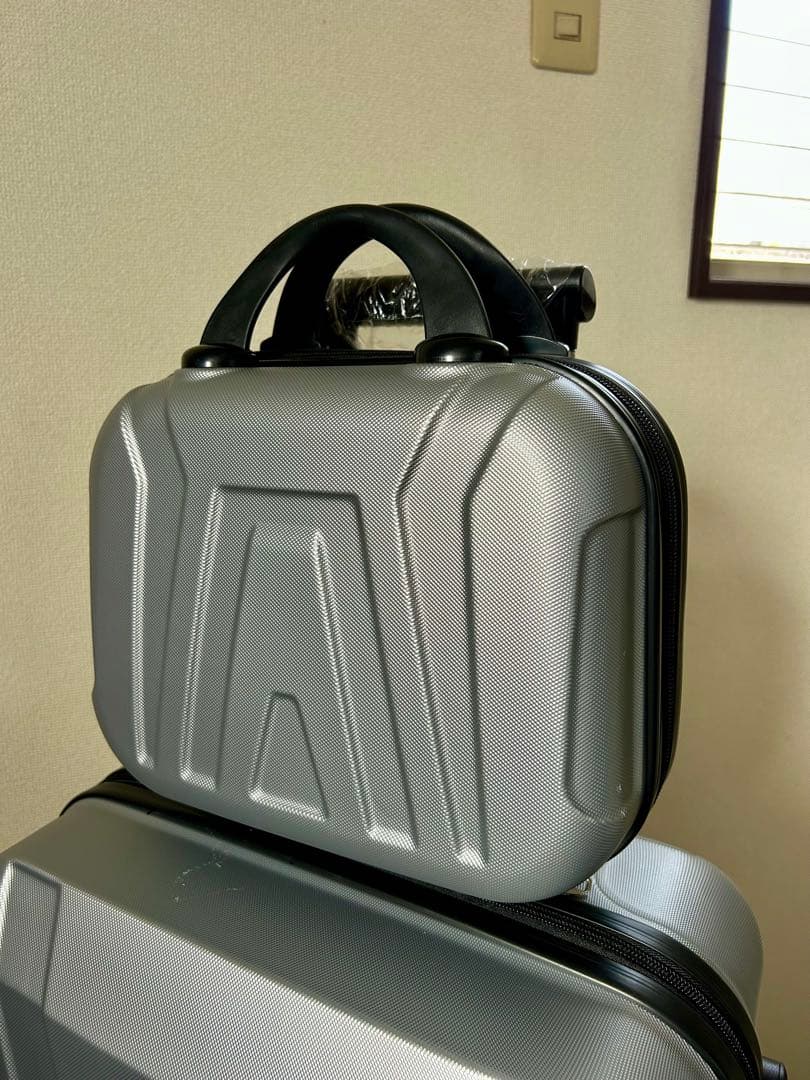 4点セット スーツケース シルバー 在庫処分 旅行 360°の4輪キャスター