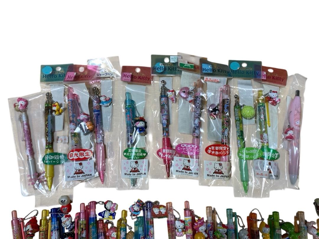 【新品と傷汚れあり】ご当地キティグッズ　合計33点