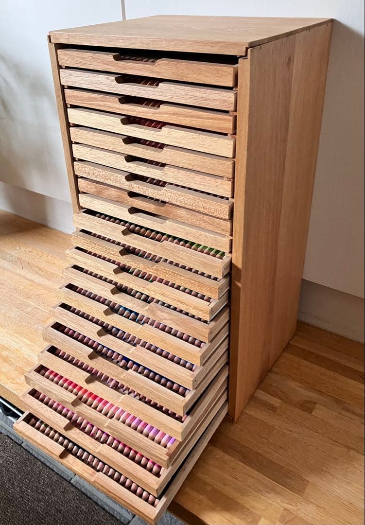 フェリシモ　色えんぴつ⭐️木製ケース付⭐️訳アリ品特価