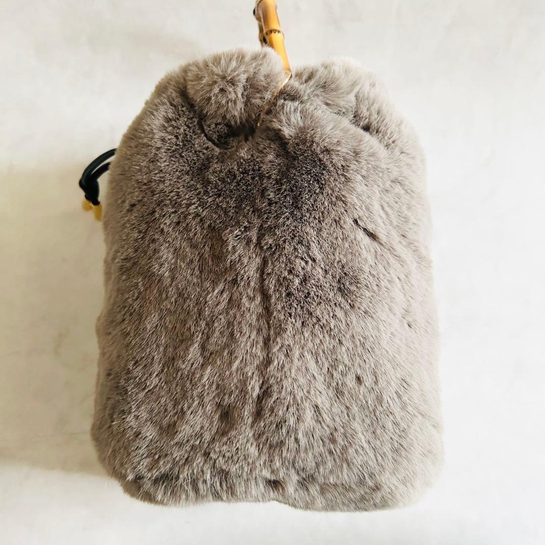 美品ヴィオラドーロファーバンブーハンドル巾着バック秋冬