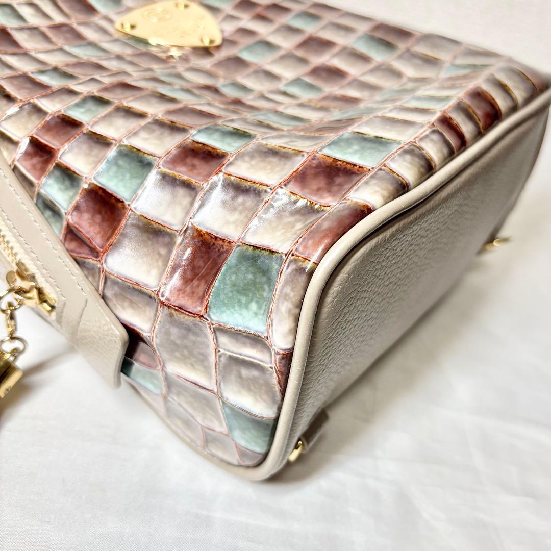 【極美品】　アタオ　バッグ　ミッドタウン　ヴィトロ　タッセル　アドリアエメラルド