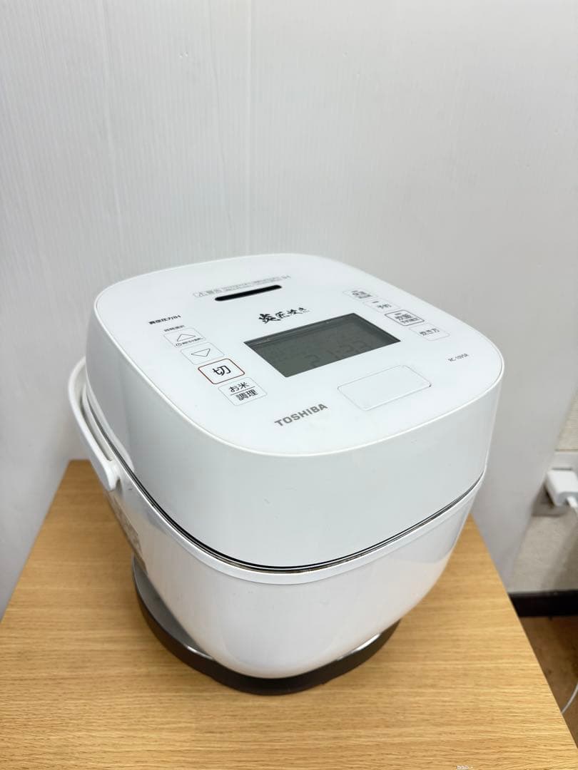 TOSHIBA 真空圧力IH炊飯器 RC-10VSR ホワイト