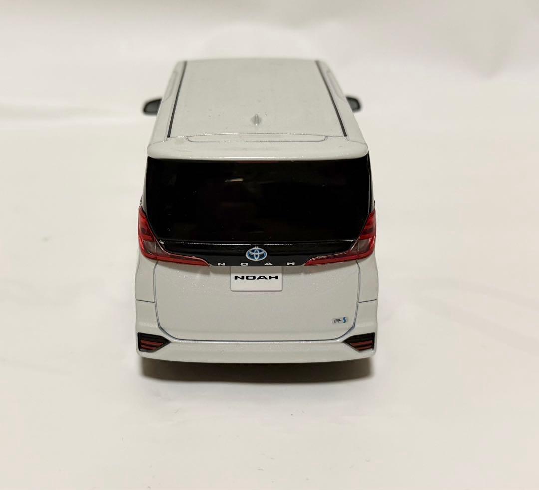 VOXY NOAHカラーサンプル 2台セット