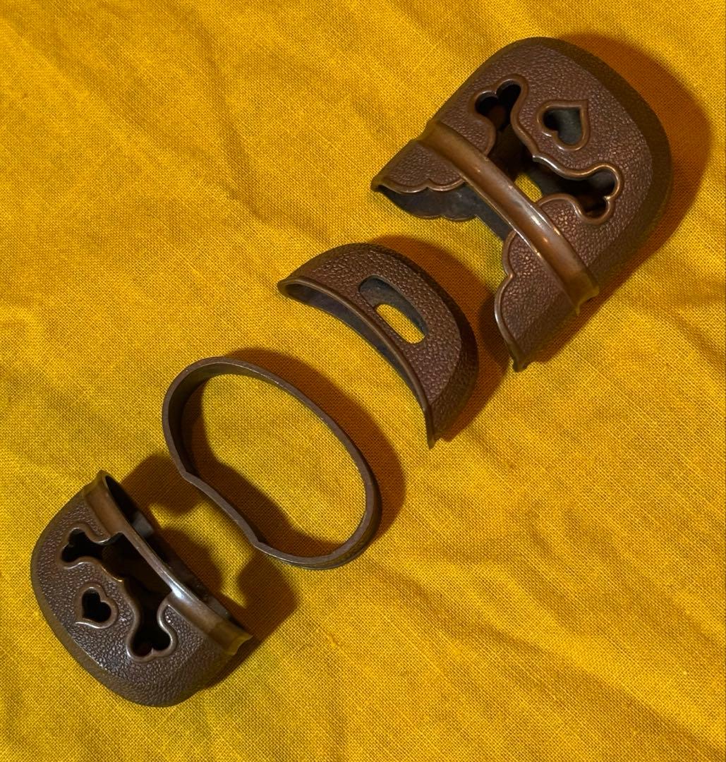 軍刀　素銅地石目　猪目透　刀装具四点　未使用