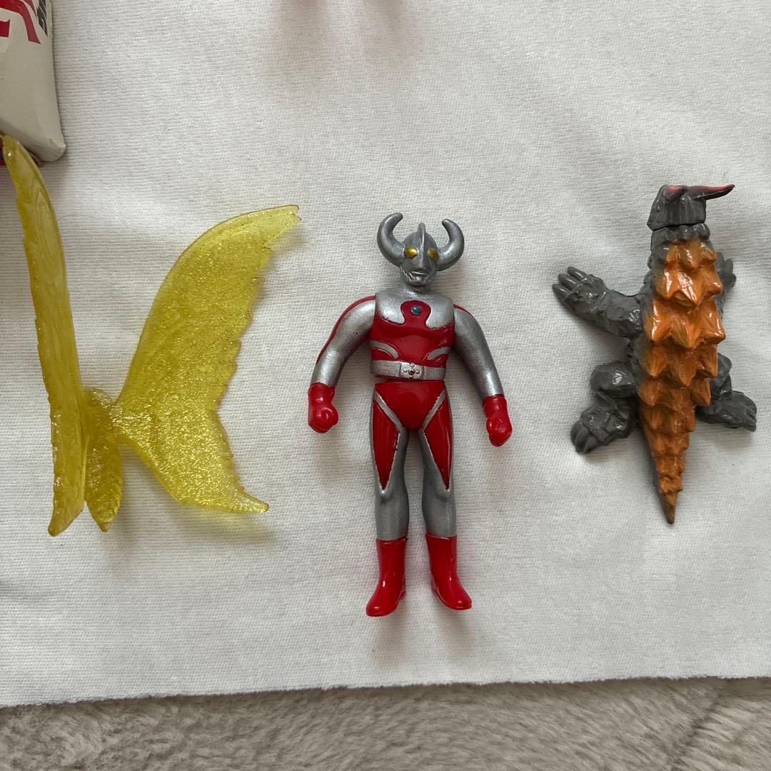 ウルトラマン 怪獣フィギュア ソフビ 19体まとめ売り おまけ3体
