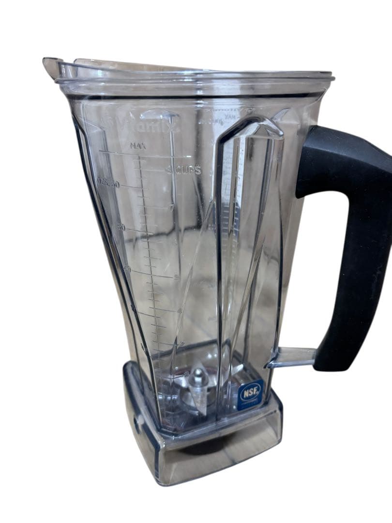 【数回使用の超美品】VITAMIX バイタミックス VM0111 レッド