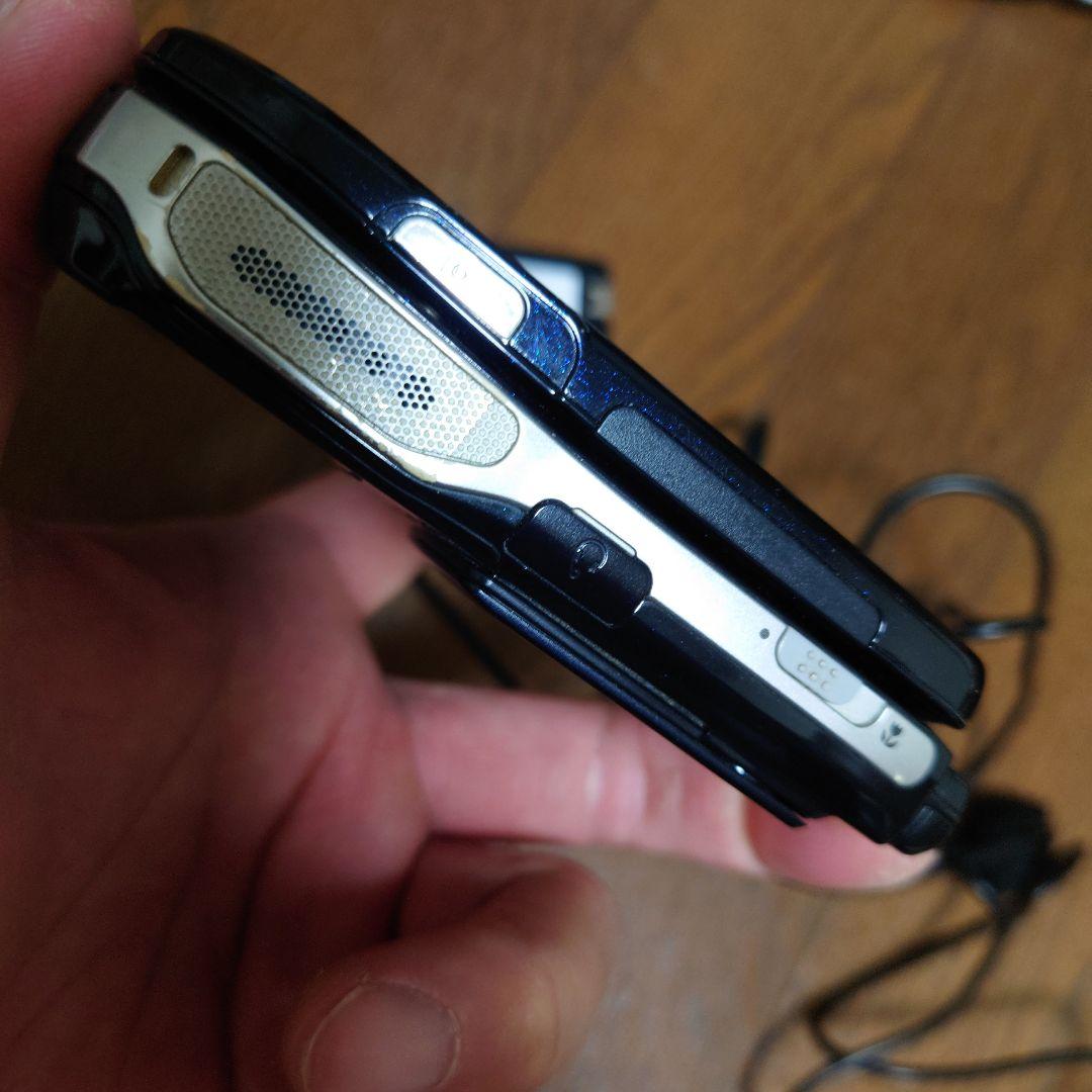 SO505iS 黒 充電器付き ガラケー