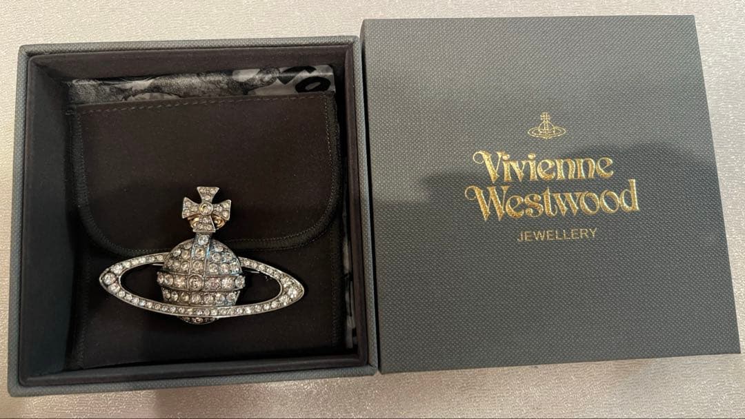 ヴィヴィアンウエストウッド オーブ ブローチ 国内正規店購入 未使用品