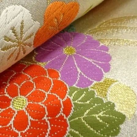 千總☆正絹☆彩り鮮やかな桜尽くし☆伝統＋モダンなテイストの7歳七五三向け祝い着