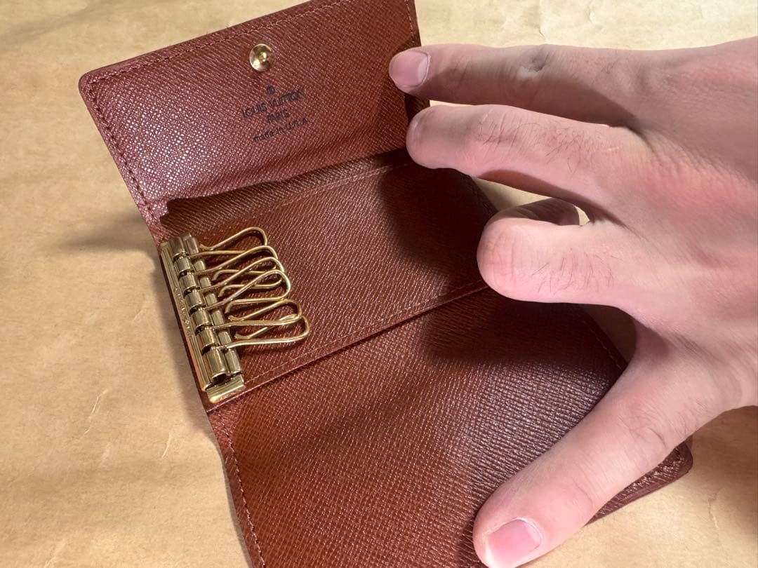 Louis Vuitton モノグラム ダークブラウン キーケース