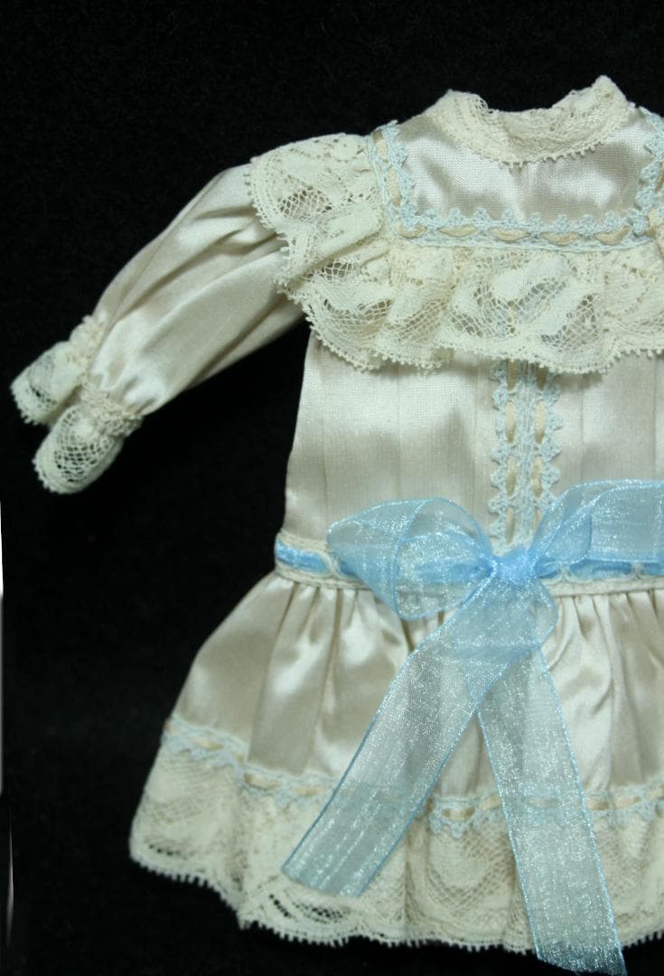 ◎新品◎タグ付き美品　27～28cm　ビスクドール用　シルクドレス フランス製