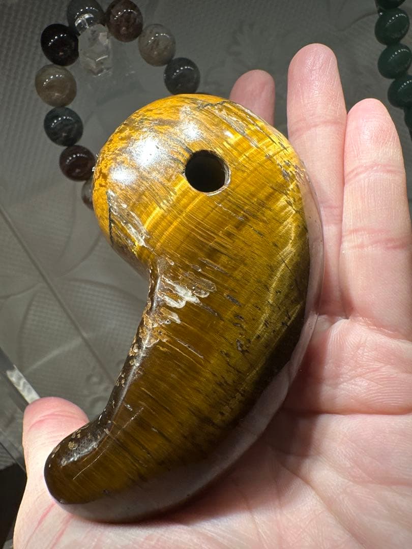 天然石 タイガーアイ 勾玉 大型 234g