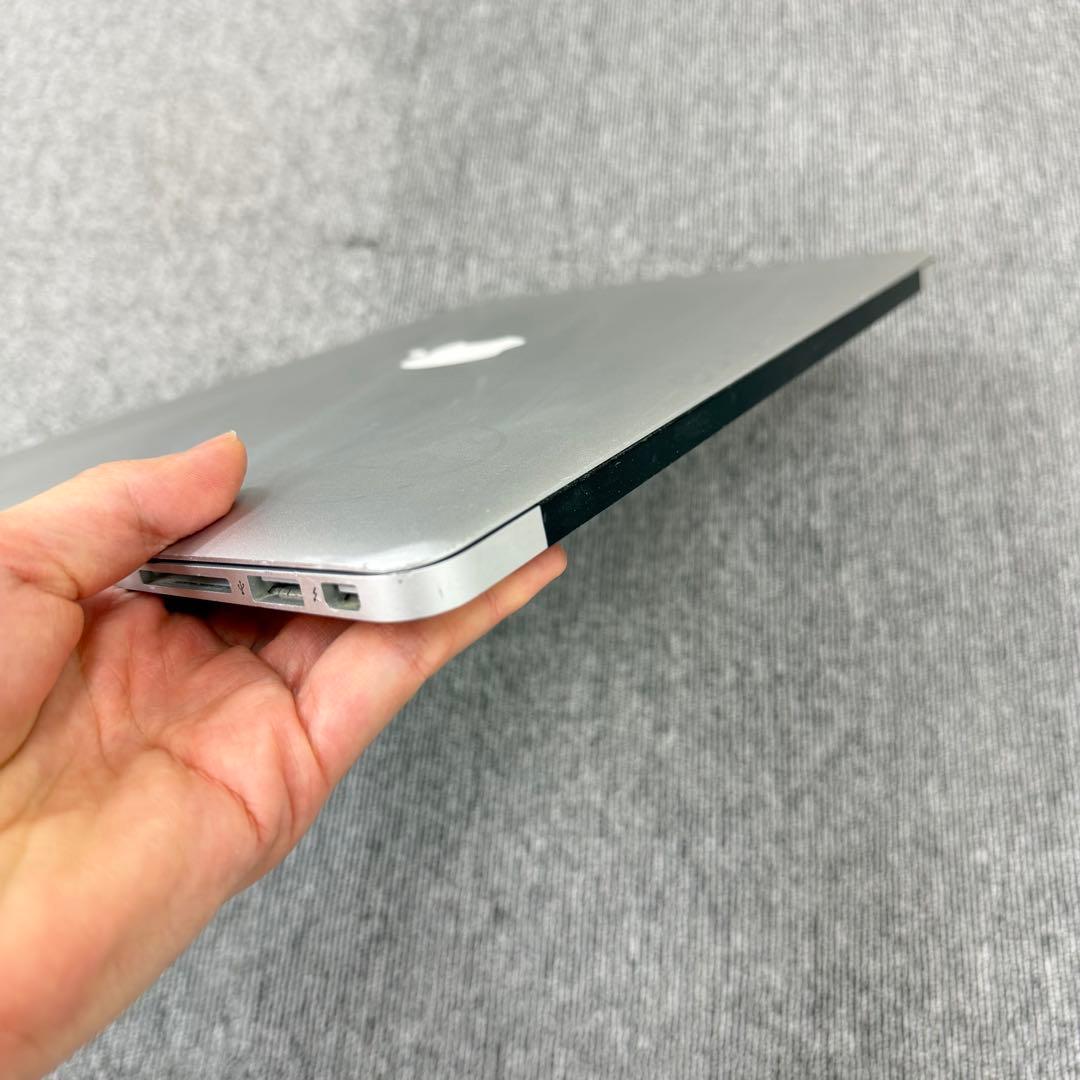 MacBook Air 2015 13インチ4GB/128GBシルバー