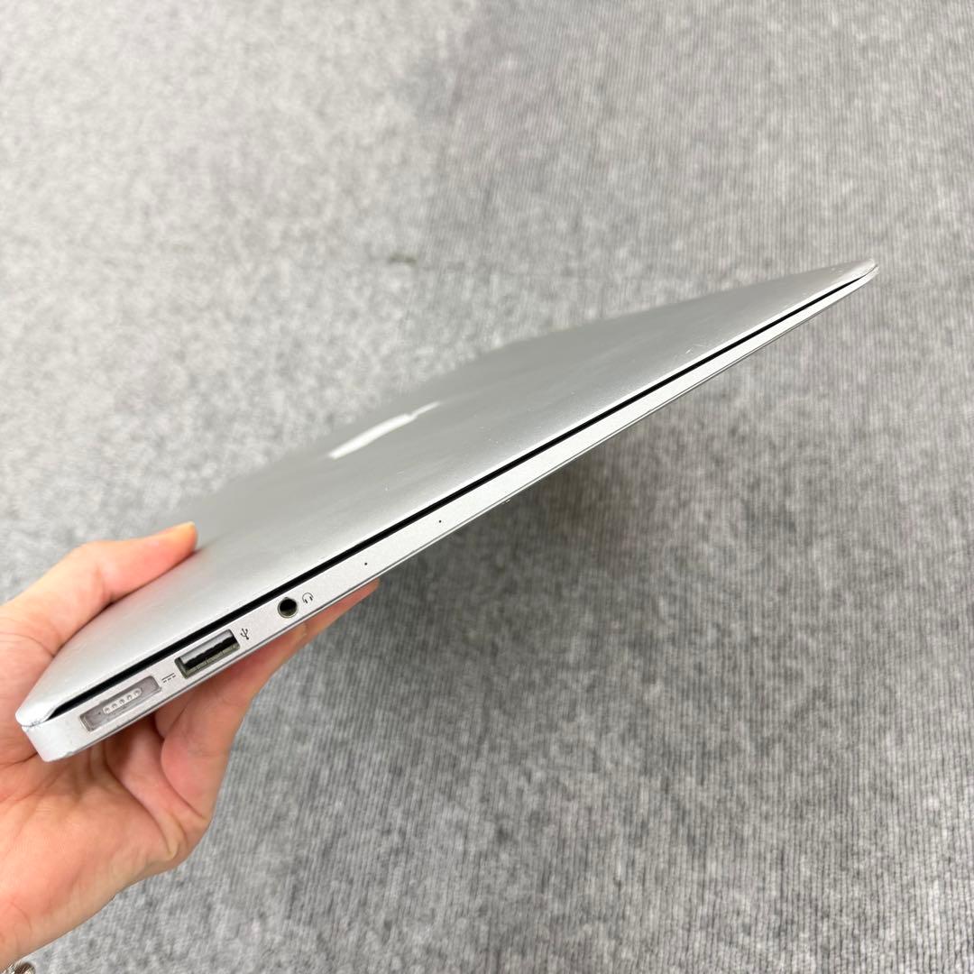 MacBook Air 2015 13インチ4GB/128GBシルバー
