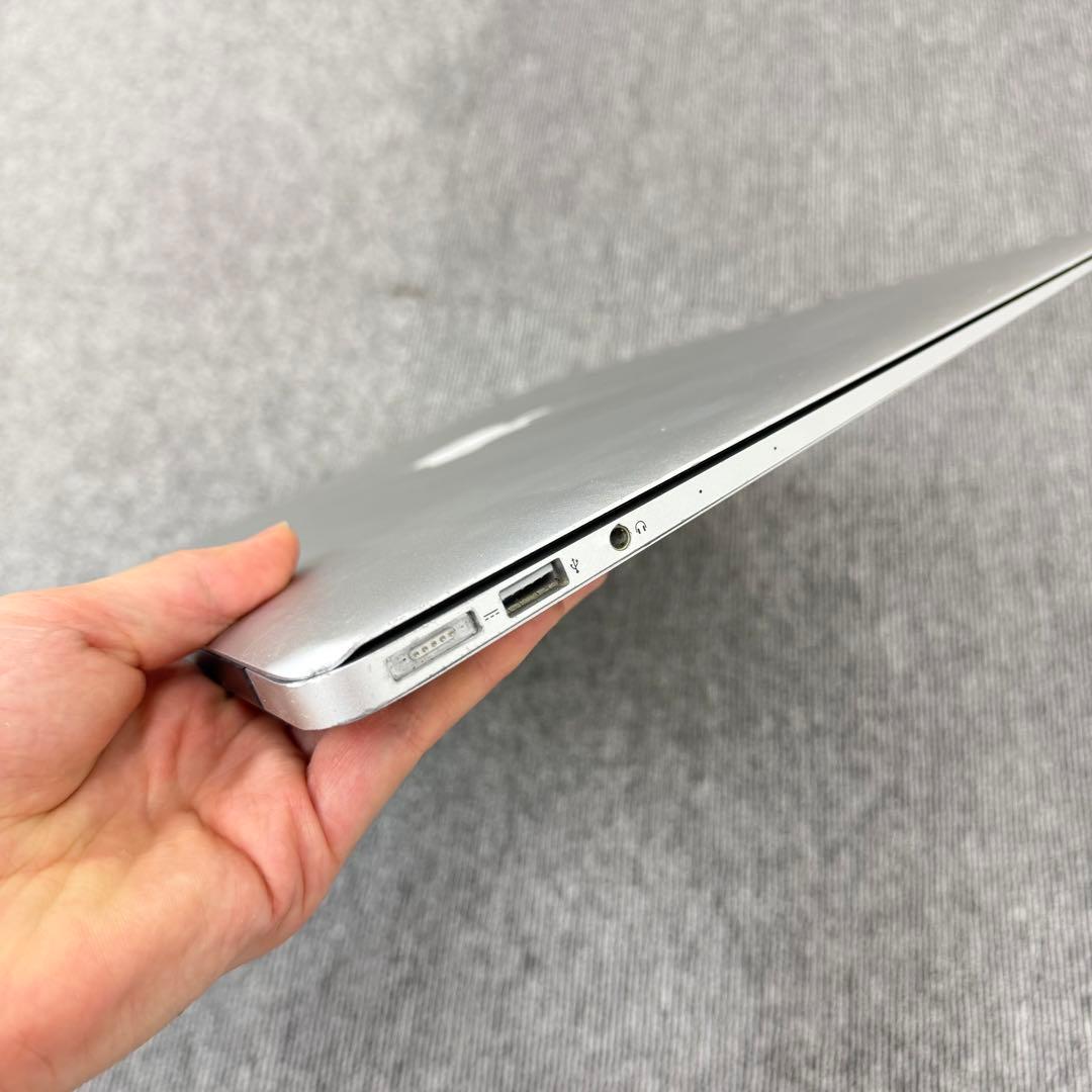 MacBook Air 2015 13インチ4GB/128GBシルバー
