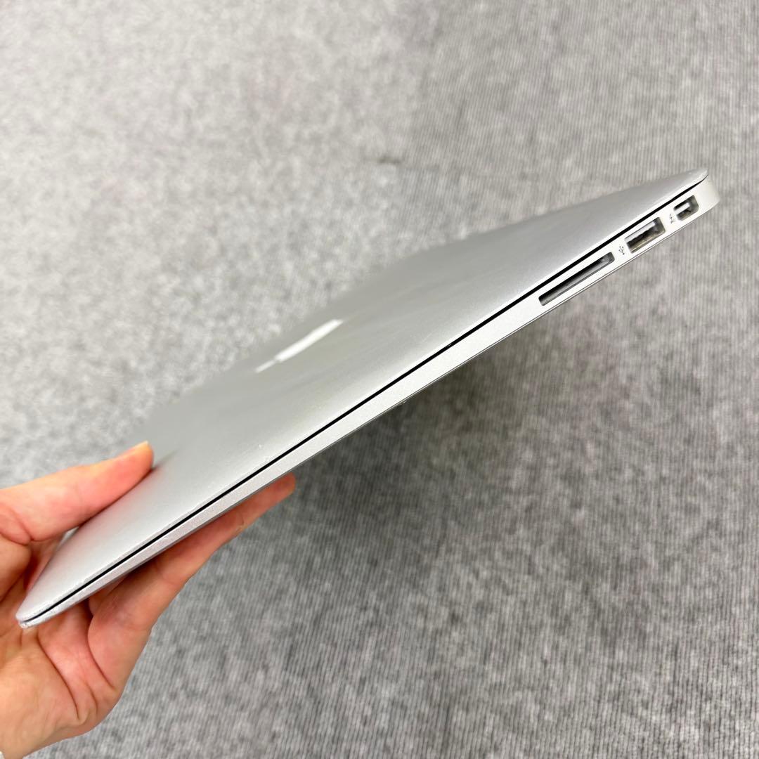 MacBook Air 2015 13インチ4GB/128GBシルバー