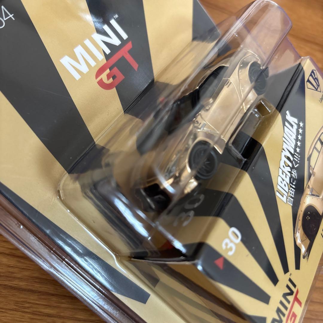 ミニカー MINI GT LBWorks Nissan GT-R Satin Gold