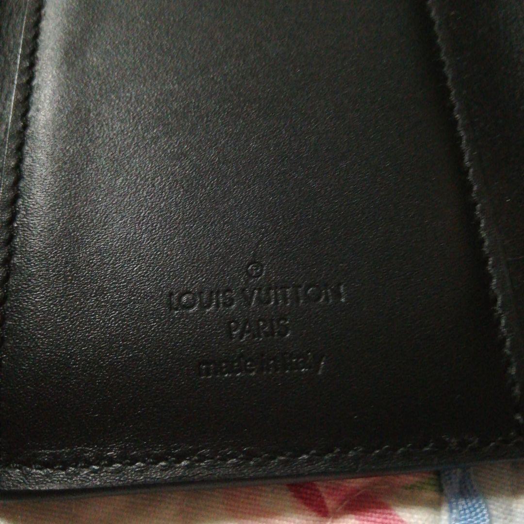 ルイヴィトン三つ折り財布。