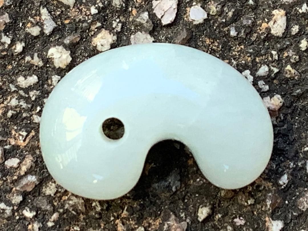 ✳ 天から授かった幸福の勾玉　糸魚川翡翠ジェダイト　氷アイスジェイド　鑑別書付を