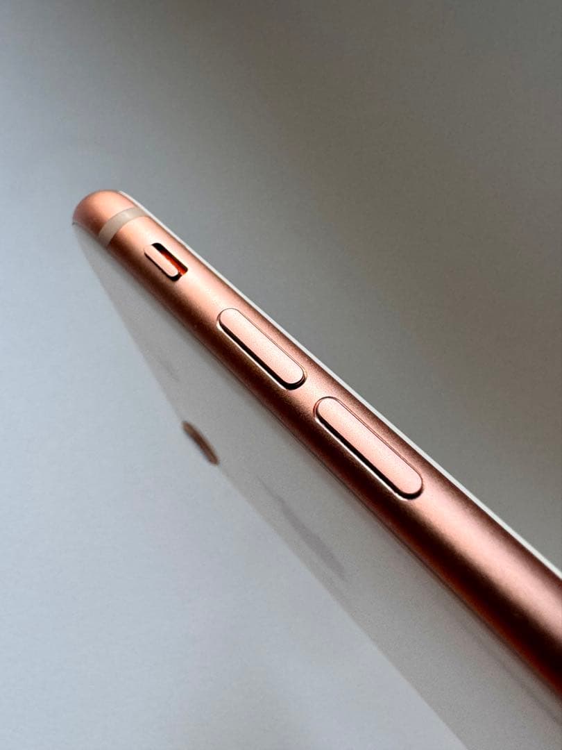 【超美品】Apple iPhone 8 ゴールド 64GB バッテリー残100%