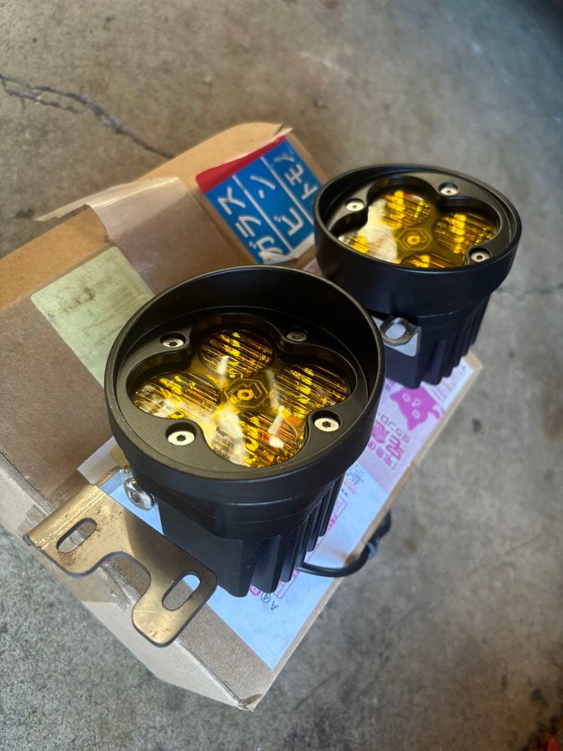RAV4 LEDフォグランプ イエロー3000K 　ジムニー　調光機付き