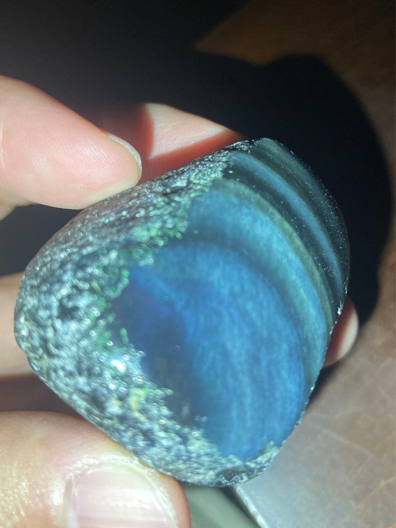 研磨品　十勝石玲瓏　ブルー、グリーンベースレインボーオブシディアン