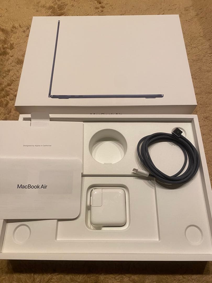 【美品】MacBook Air M2 16GB 256GB