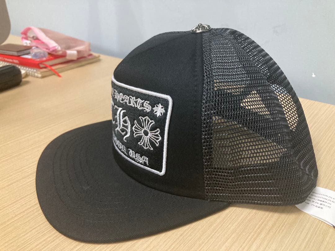 極美品 CHROME HEARTS ロゴ刺繍 トラッカーキャップ 黒