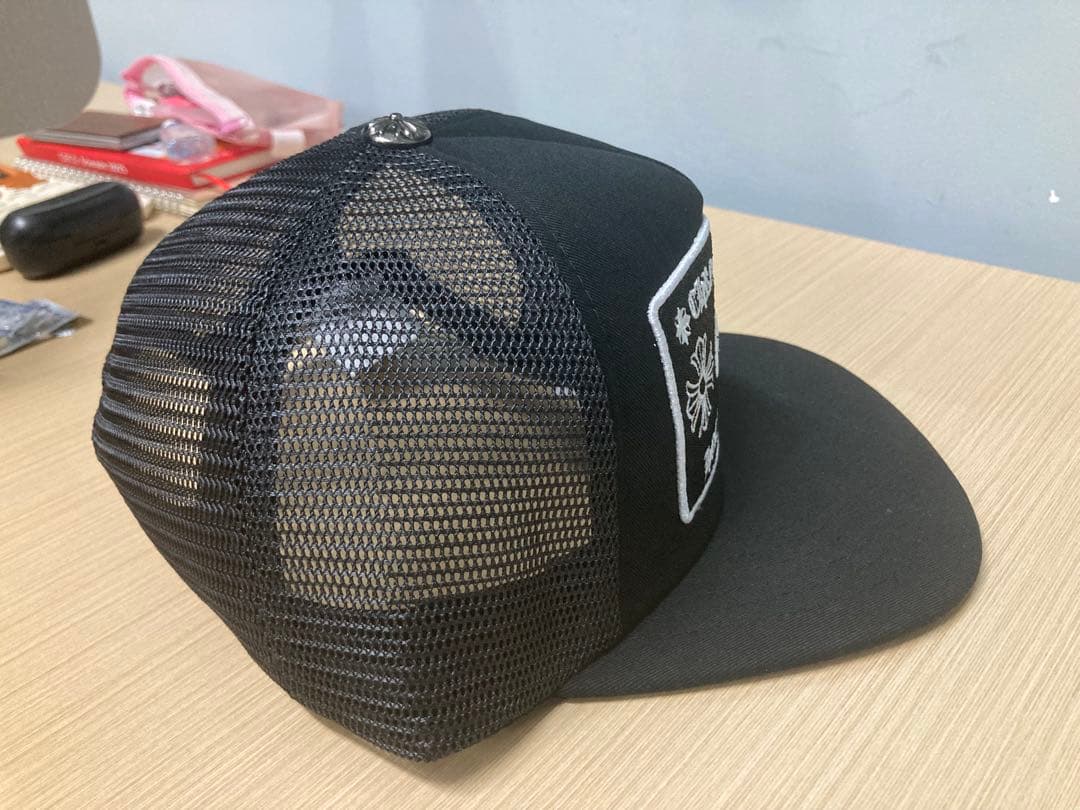 極美品 CHROME HEARTS ロゴ刺繍 トラッカーキャップ 黒