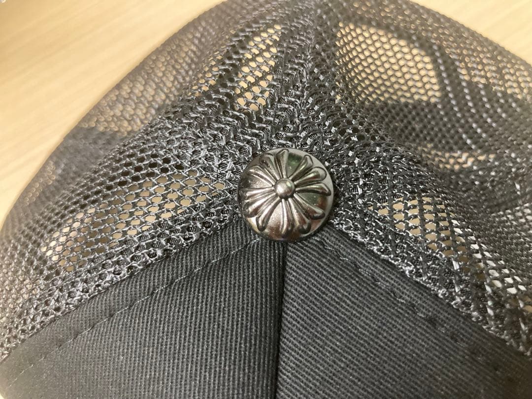 極美品 CHROME HEARTS ロゴ刺繍 トラッカーキャップ 黒