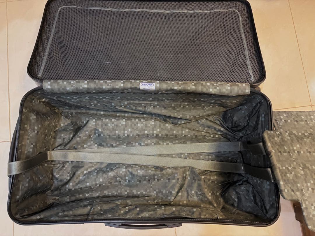 vintagerider　RIMOWA Salsa グレー系マットカラー