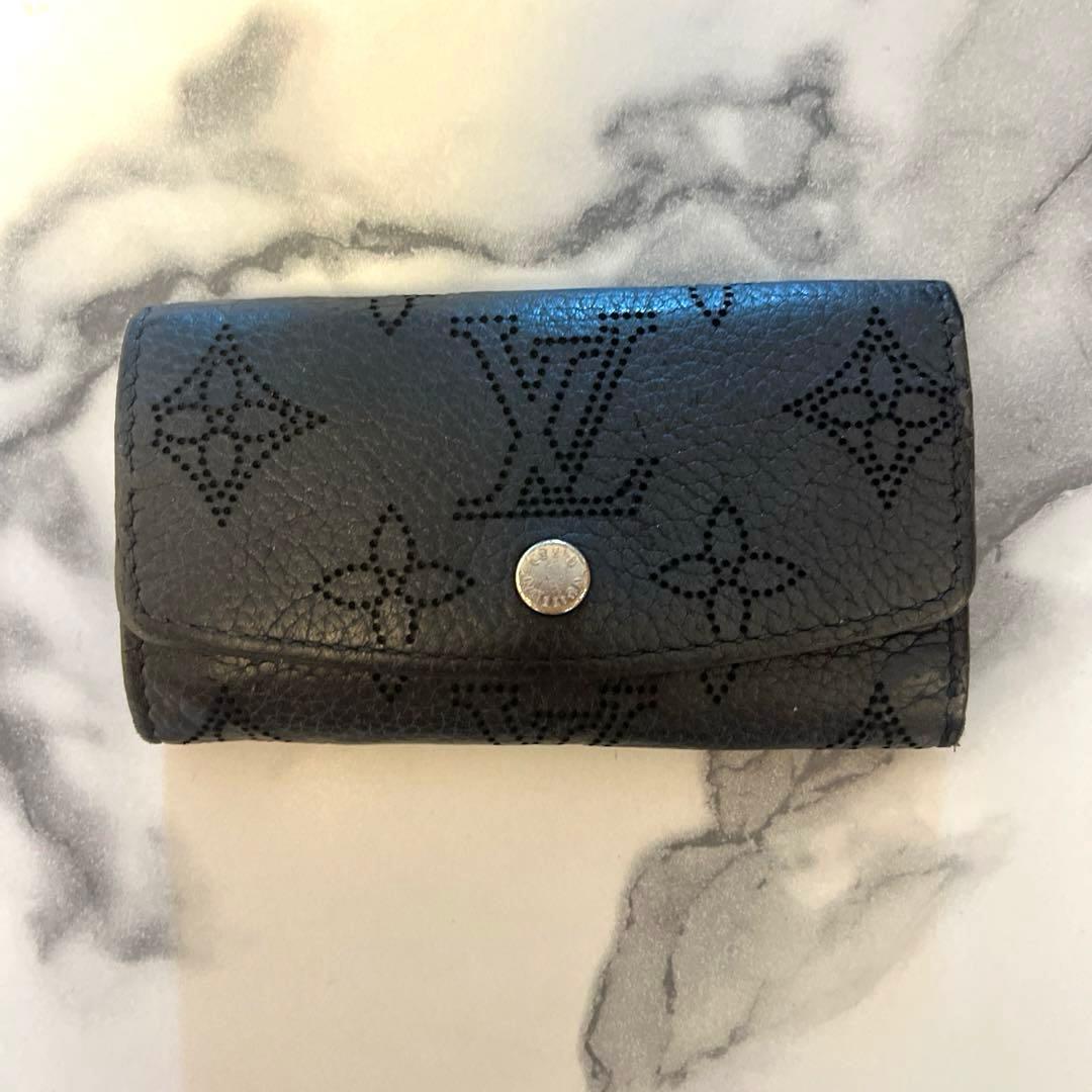 ルイ・ヴィトン LOUIS VUITTONキーケース　黒　ミュルティクレ　マヒナ