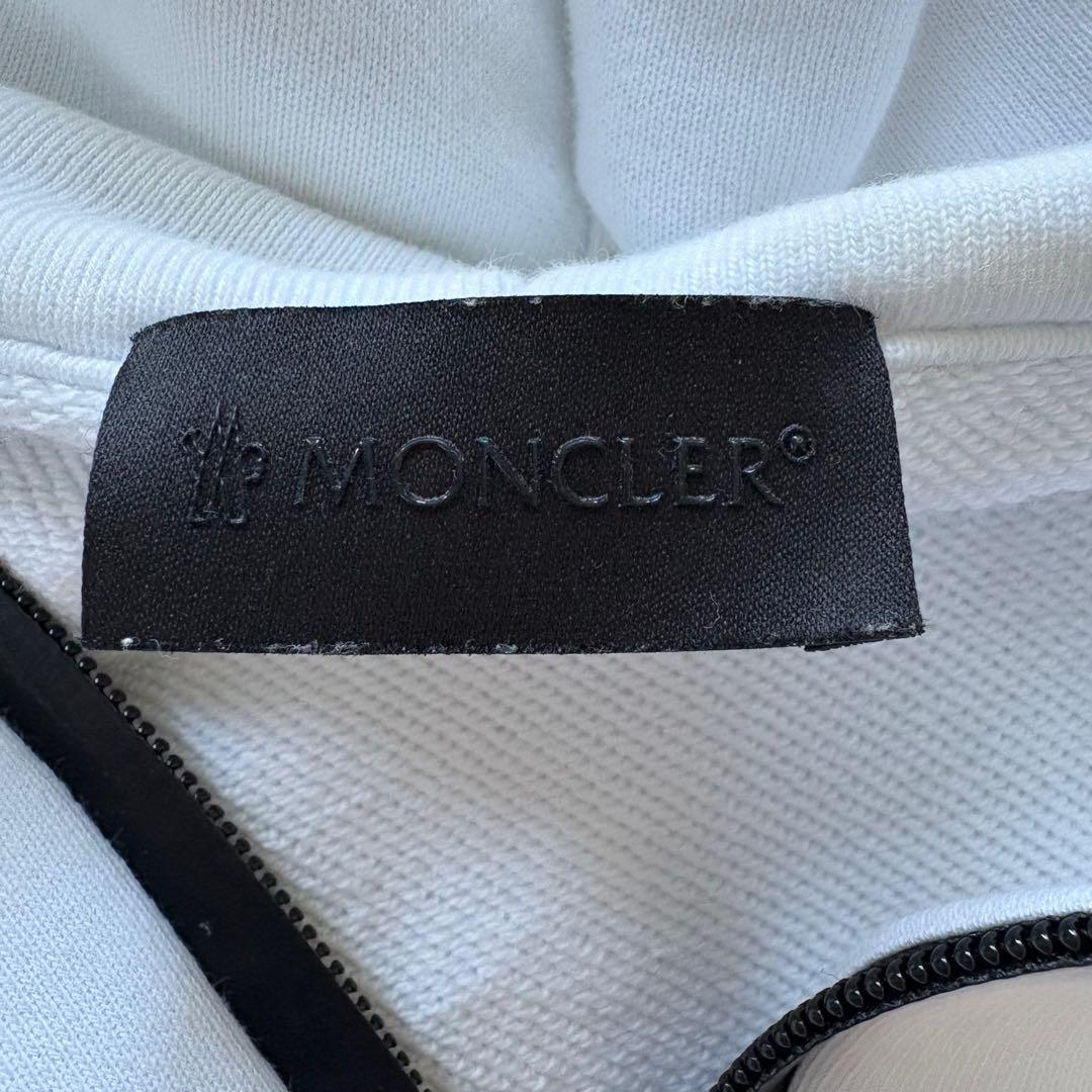 人気！　モンクレール ハーフジップパーカー　　フーデイー　マグリア　M 白