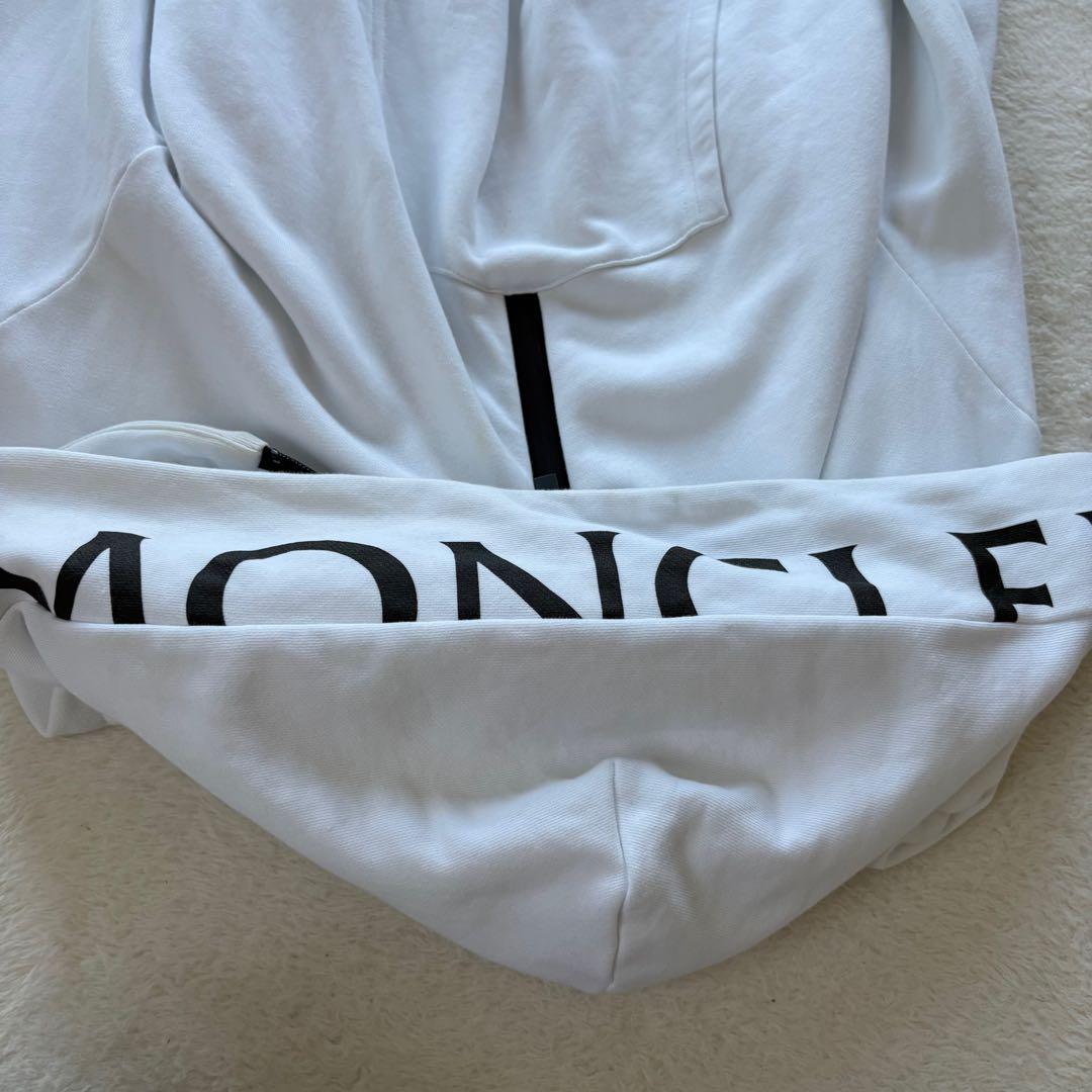 人気！　モンクレール ハーフジップパーカー　　フーデイー　マグリア　M 白