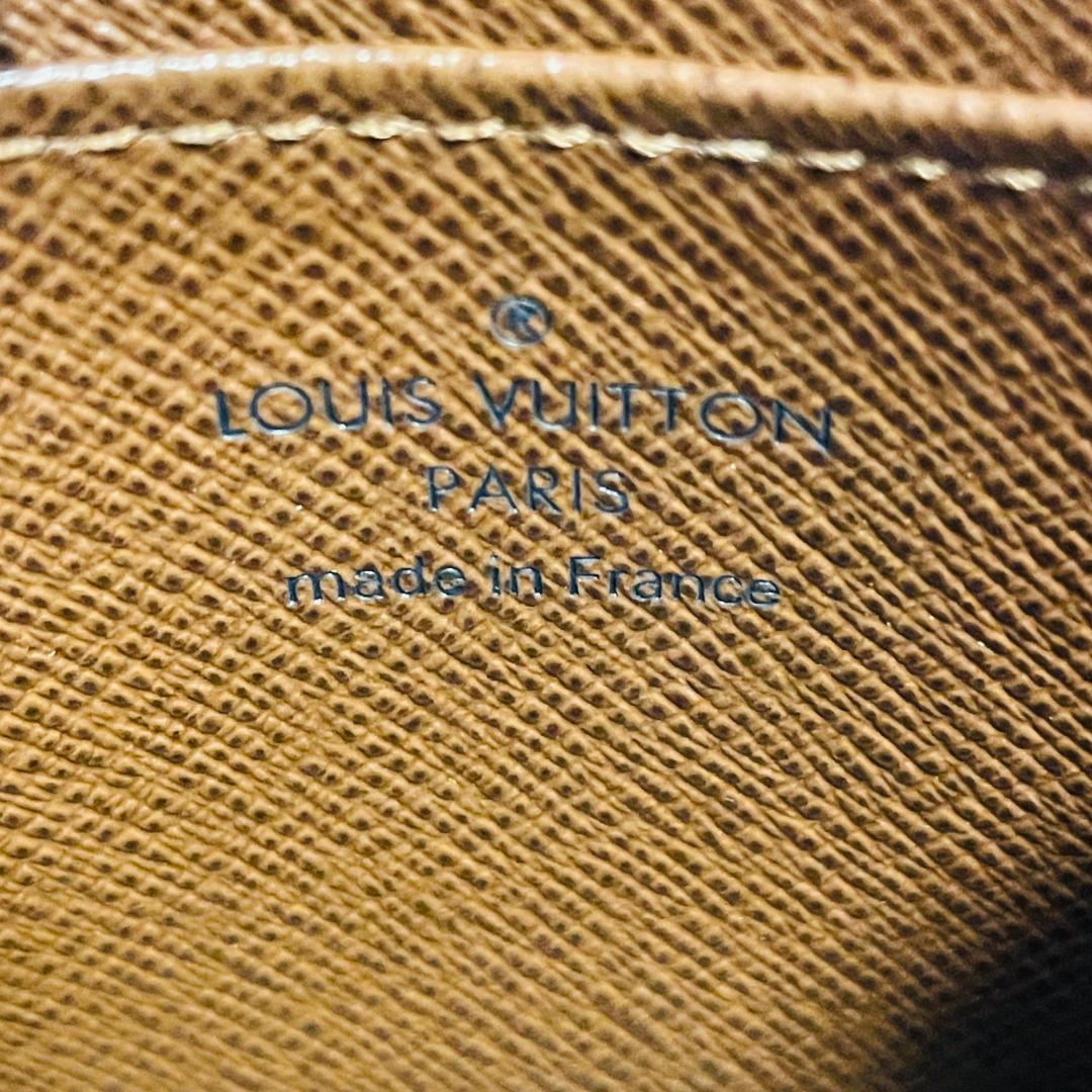 【美品】LOUIS VUITTON ジッピー パース