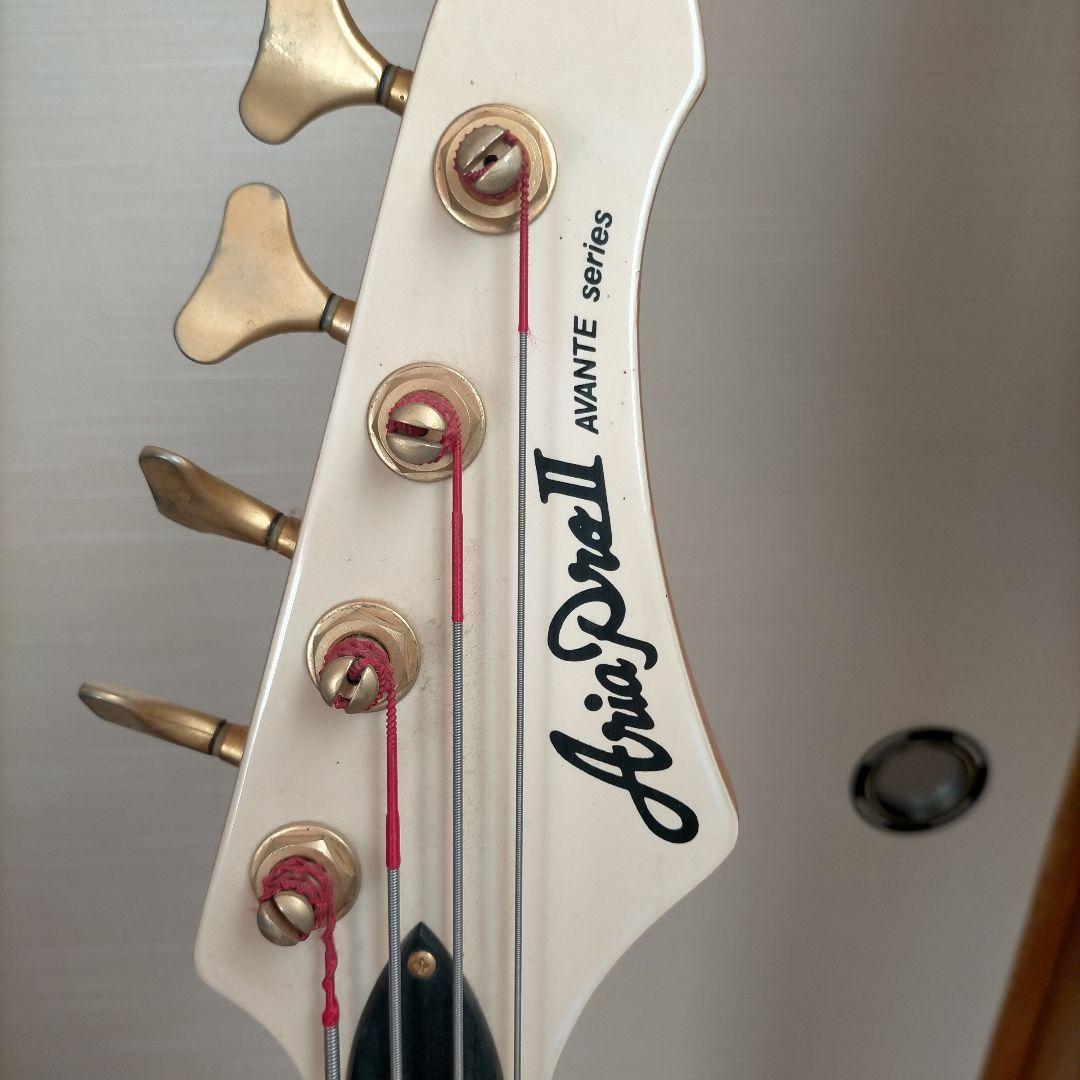 Eden エレキベース 4弦 ホワイト