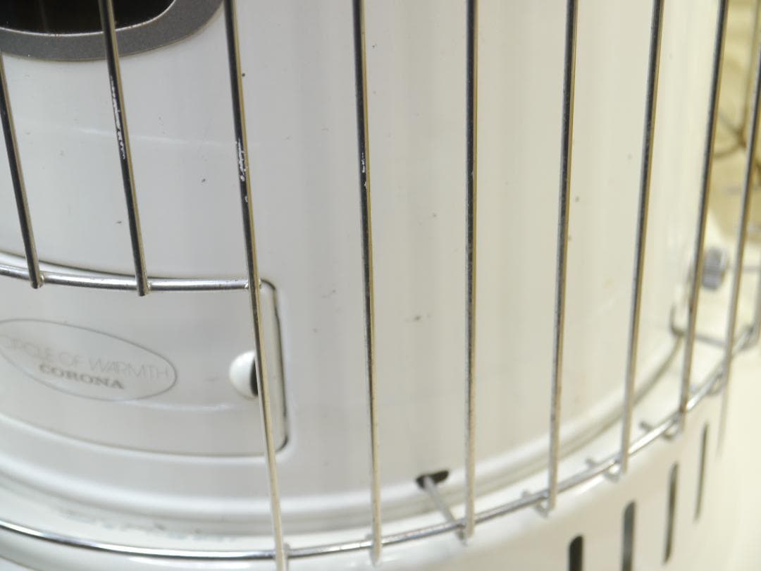 送料込み◆2013⑥◆コロナ　灯油ストーブ 円筒形 ホワイト