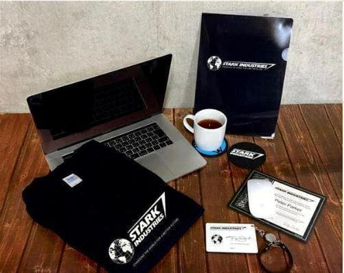 スターク・インダストリーズ　ＴシャツサイズＭ セット 非売品ノベルティ付