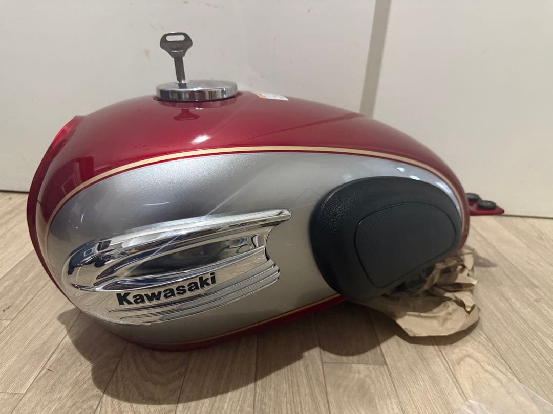 Kawasaki w650 タンク レッド/シルバー 極上