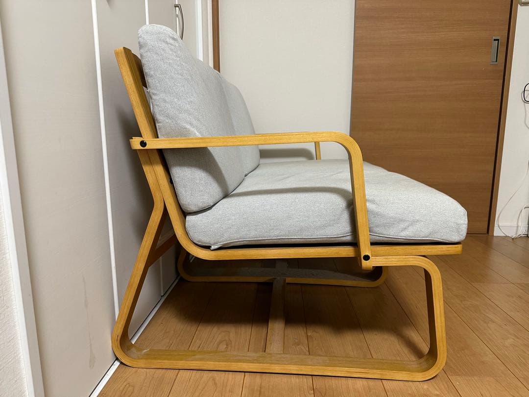 リビングでもダイニングでもつかえるソファチェア・オーク材 x 2