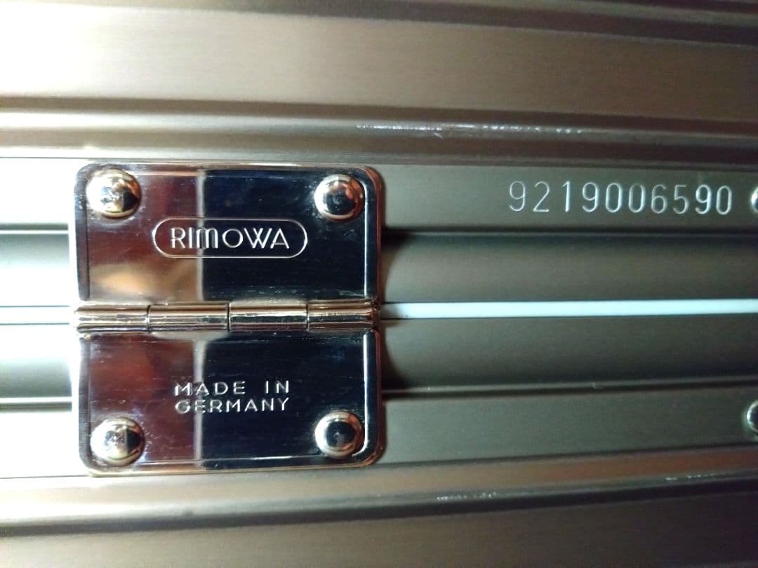 希少【RIMOWA×Lufthansa】 　 Titanium Gold