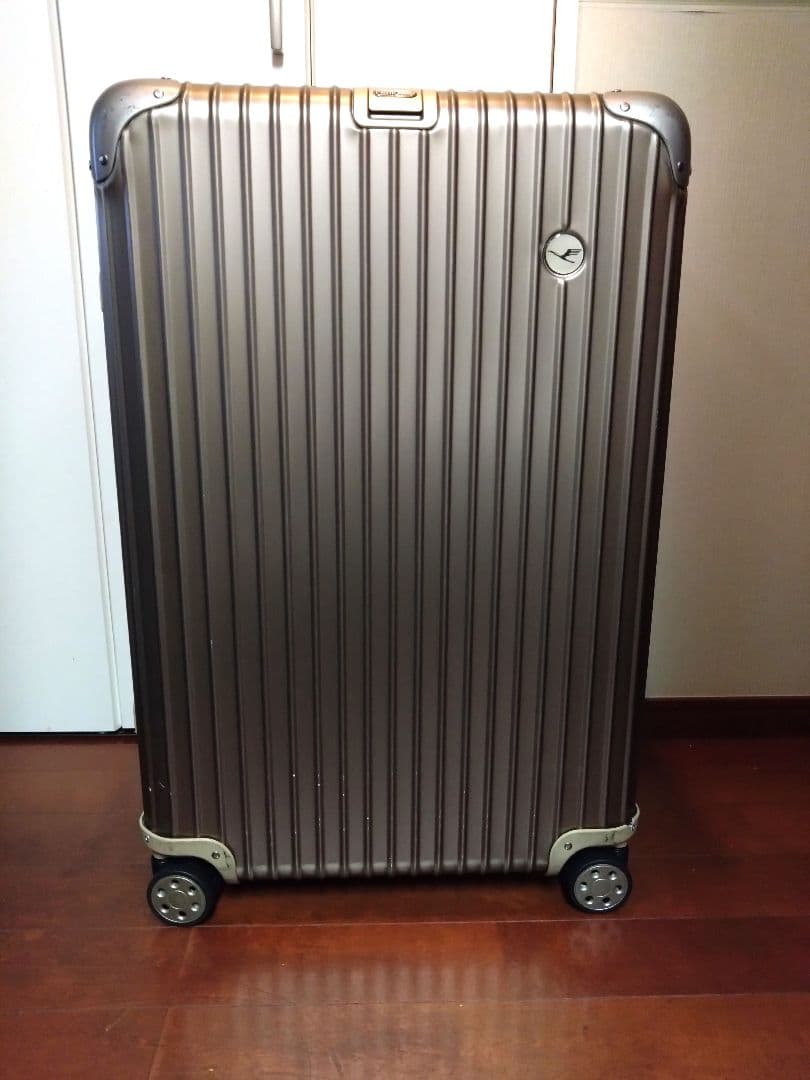 希少【RIMOWA×Lufthansa】 　 Titanium Gold